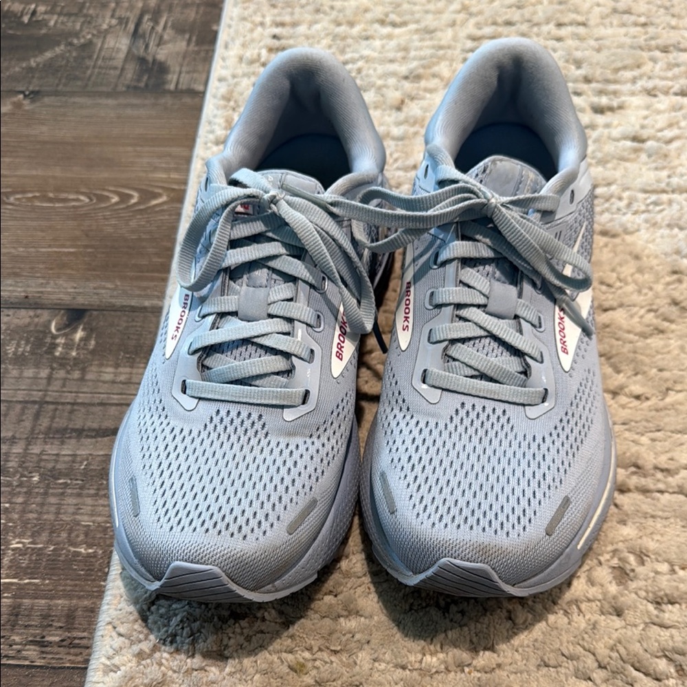 Brooks Light Gray Athletic Shoes